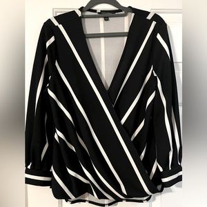 Women’s Banana Republic wrap blouse, size small. Excellent condition!